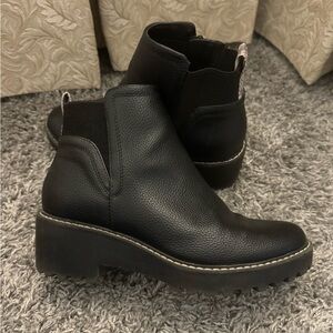 Black universal thread ankle boot side zipper size 8